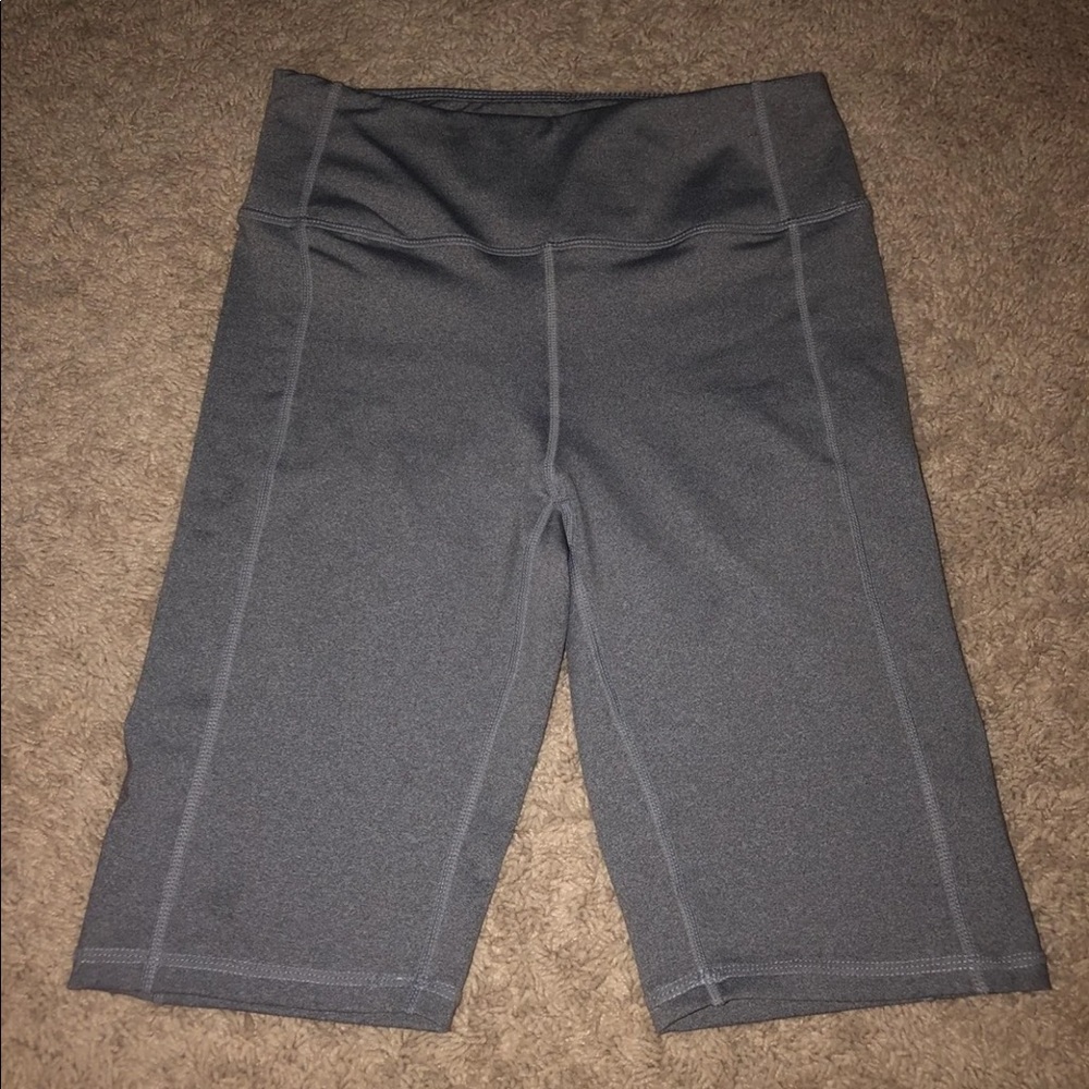 Pretty Little Thing Activewear top and shorts set - Picture 4 of 4